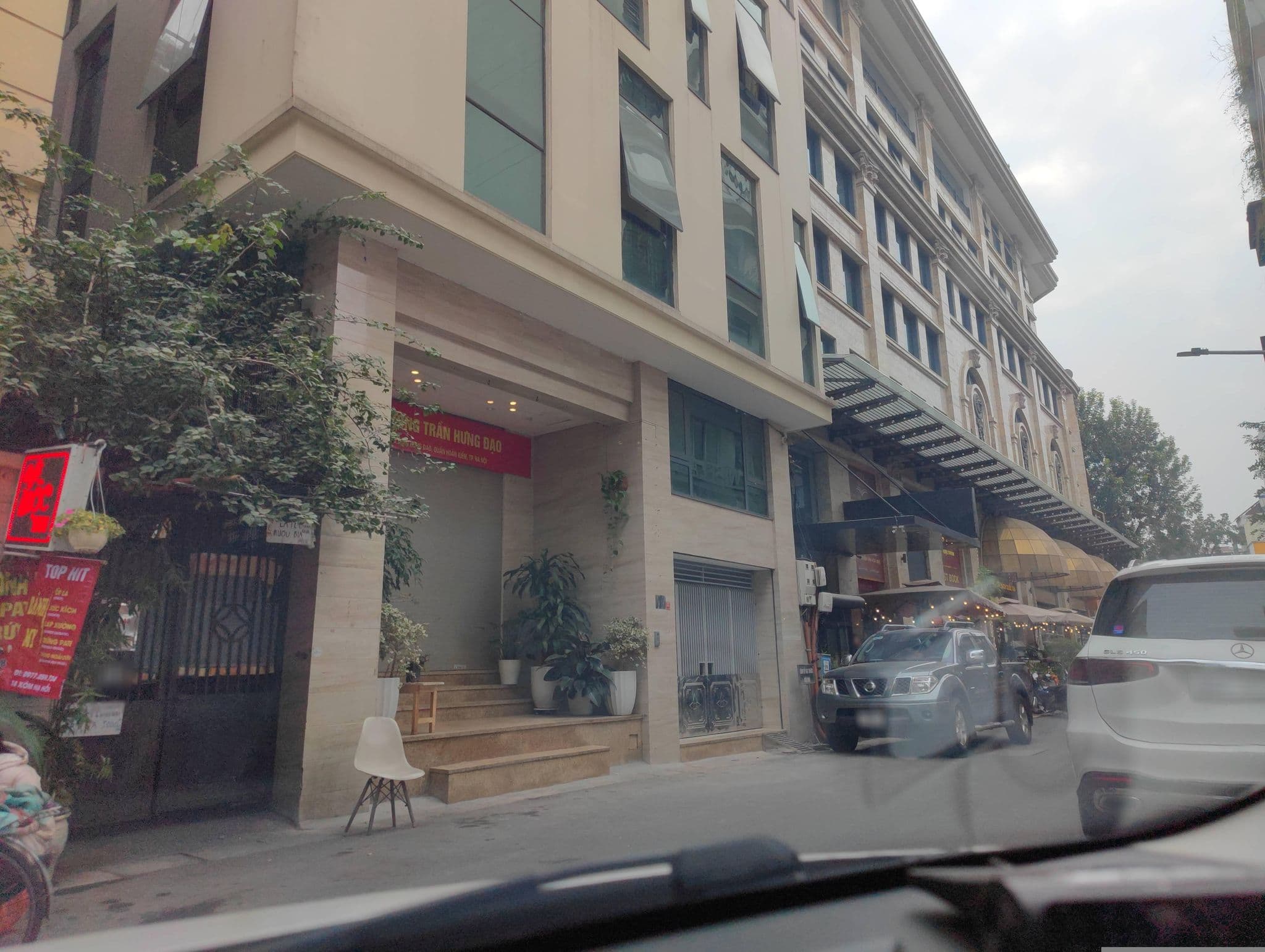 Street view near Elegant Suites Central, Cửa Nam — © hn_right_1 (CC BY-SA · Mapillary)