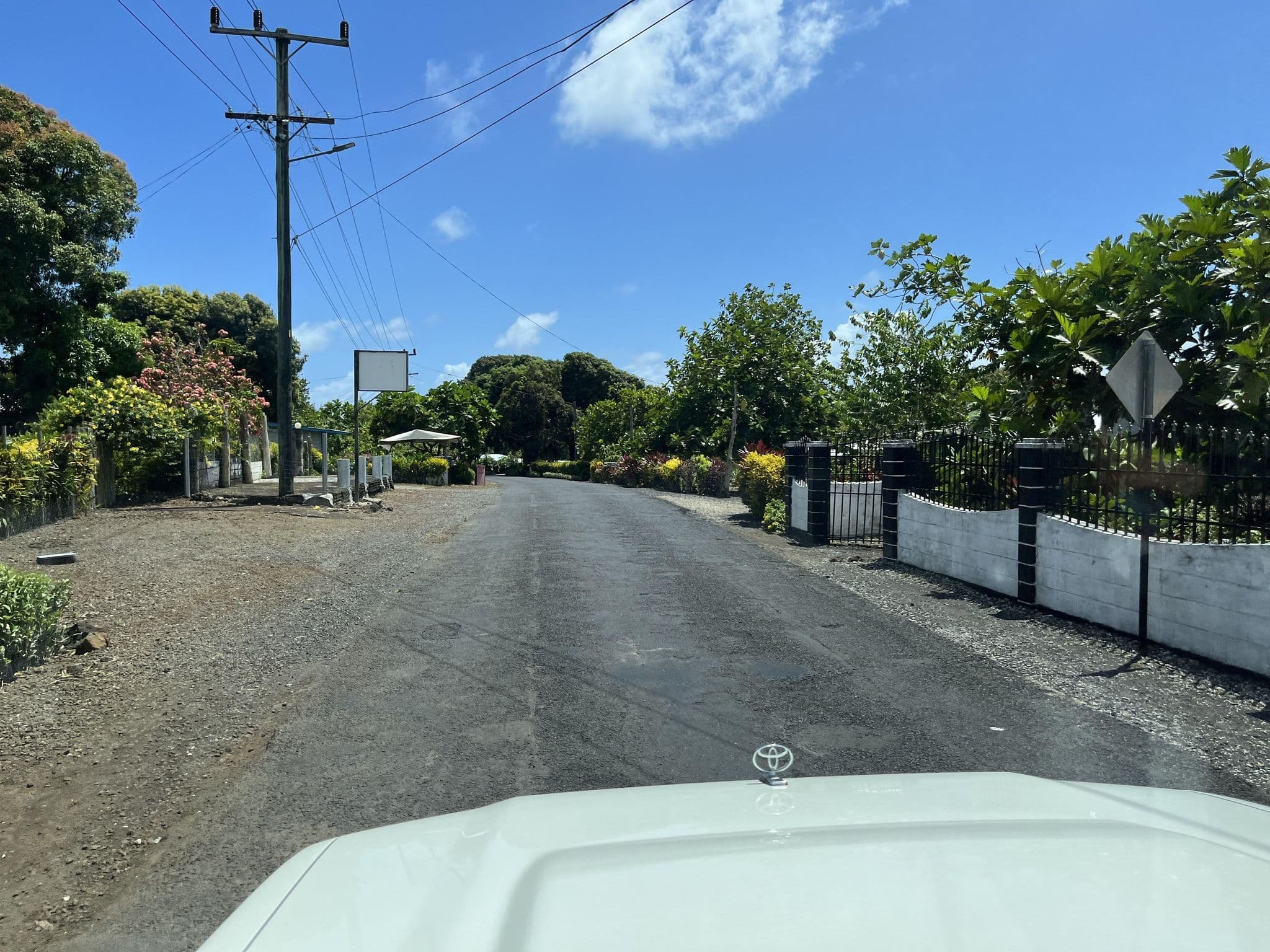 Street view near Senima's Bed&Breakfast, Falefa — © naokiosaka (CC BY-SA · Mapillary)