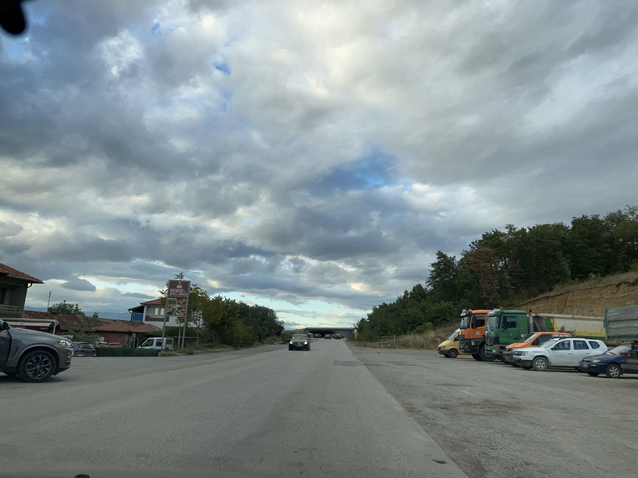 Street view near Motel Benita, Klina — © ardob11 (CC BY-SA · Mapillary)