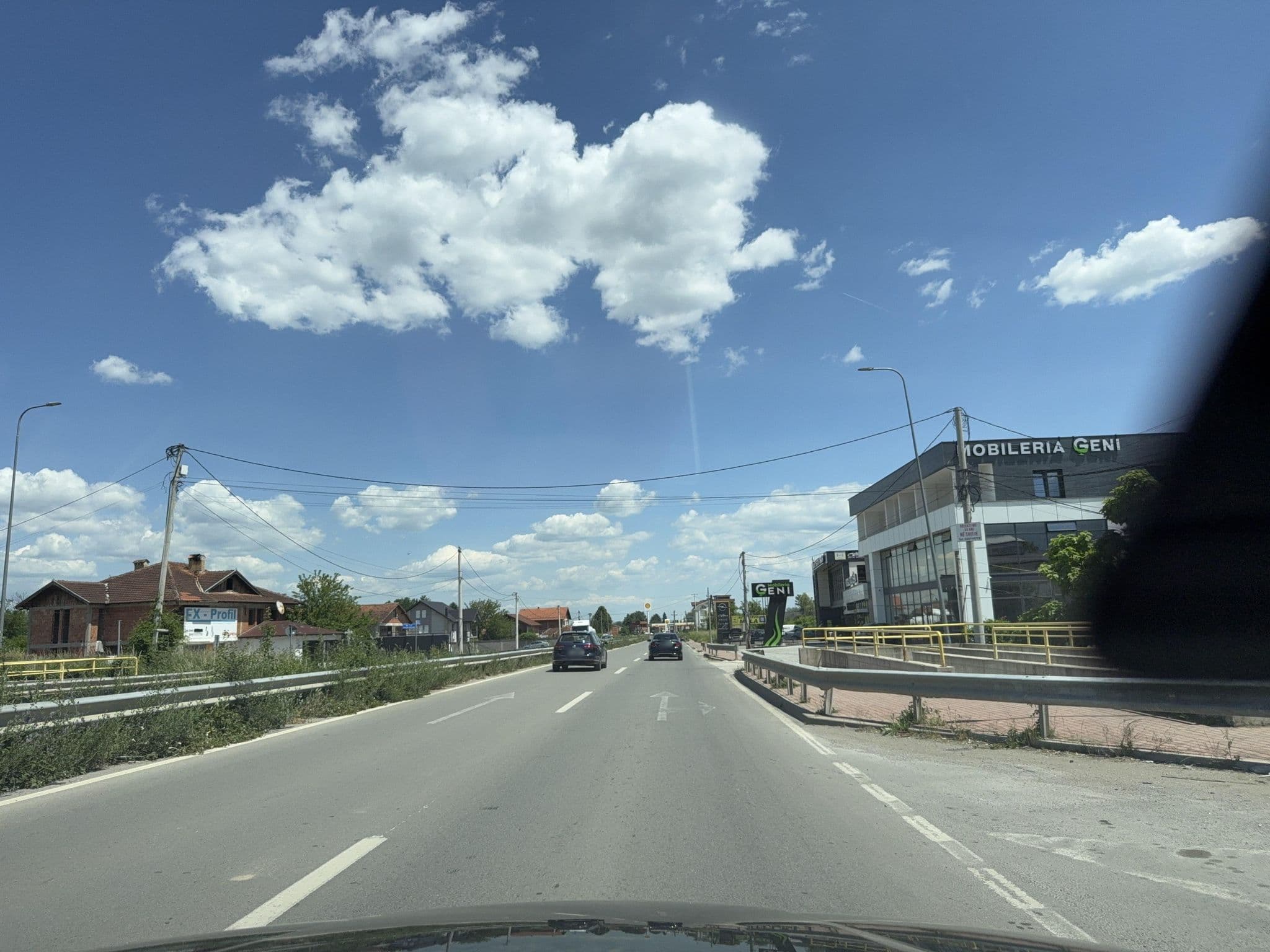 Street view near QYSHKI, Pejë — © skromalee (CC BY-SA · Mapillary)