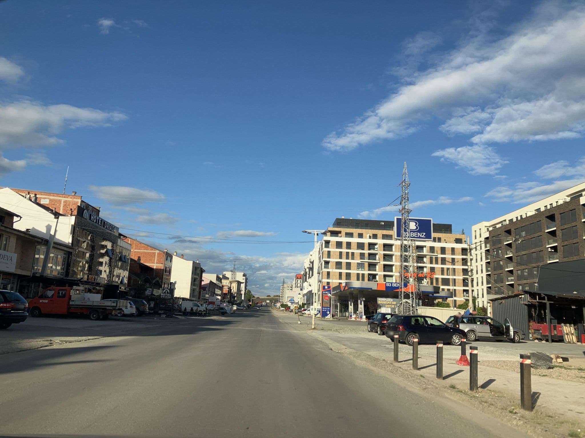 Street view near Amsterdam, Gjakovë — © ardob11 (CC BY-SA · Mapillary)