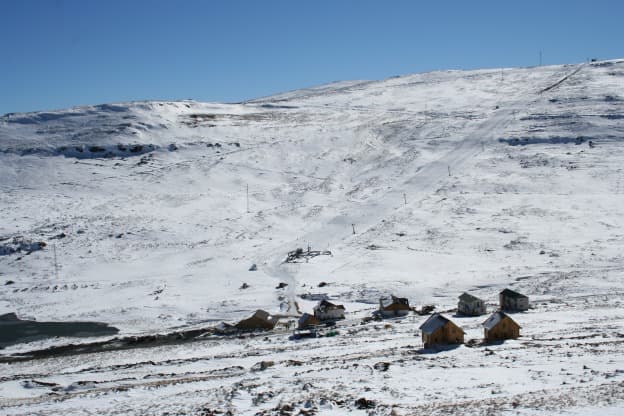 Afri-Ski Resort (via Wikimedia Commons, CC BY 2.5)