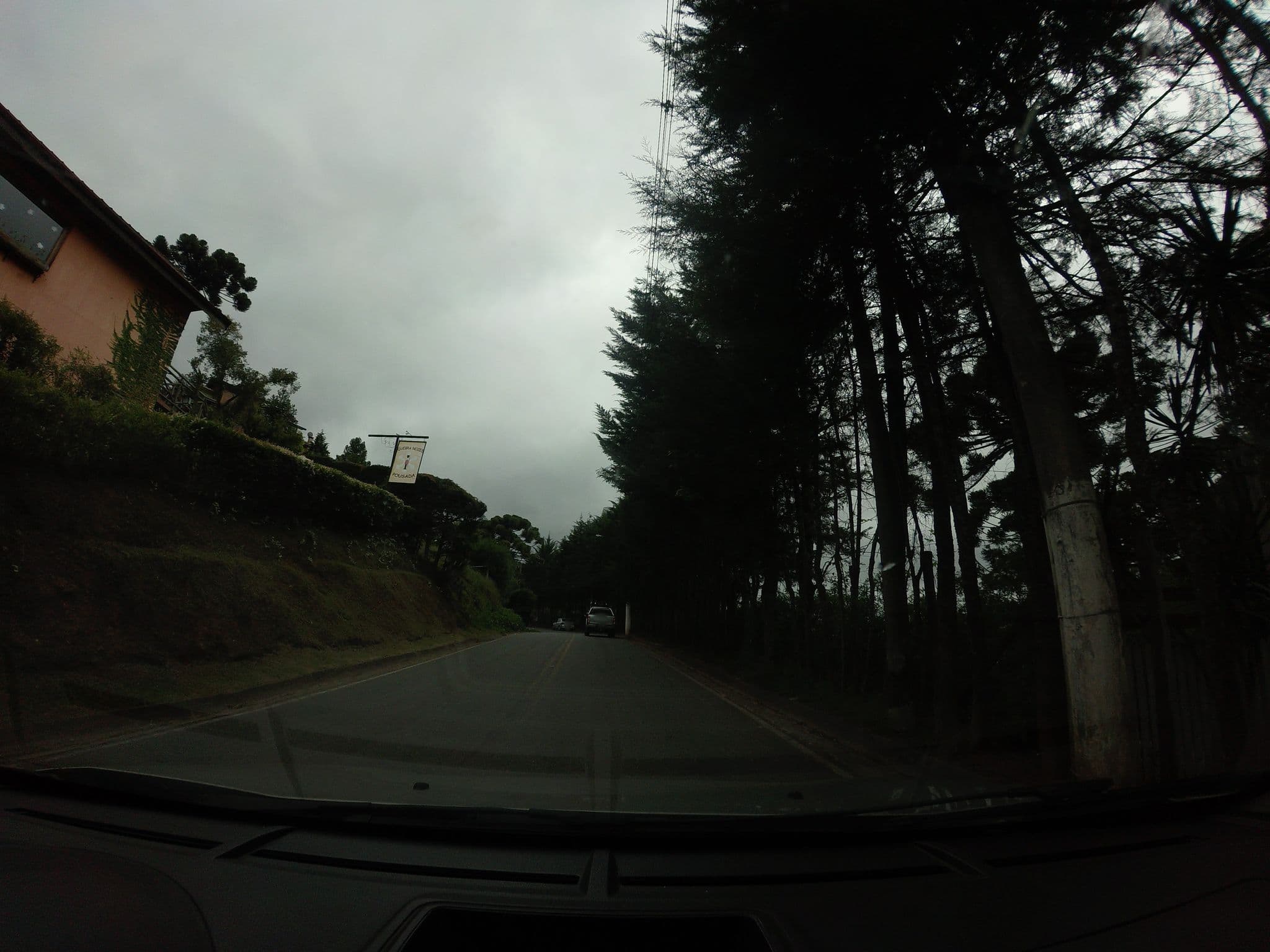 Street view near Pousada Atalaia, Campos do Jordão — © andersoal (CC BY-SA · Mapillary)