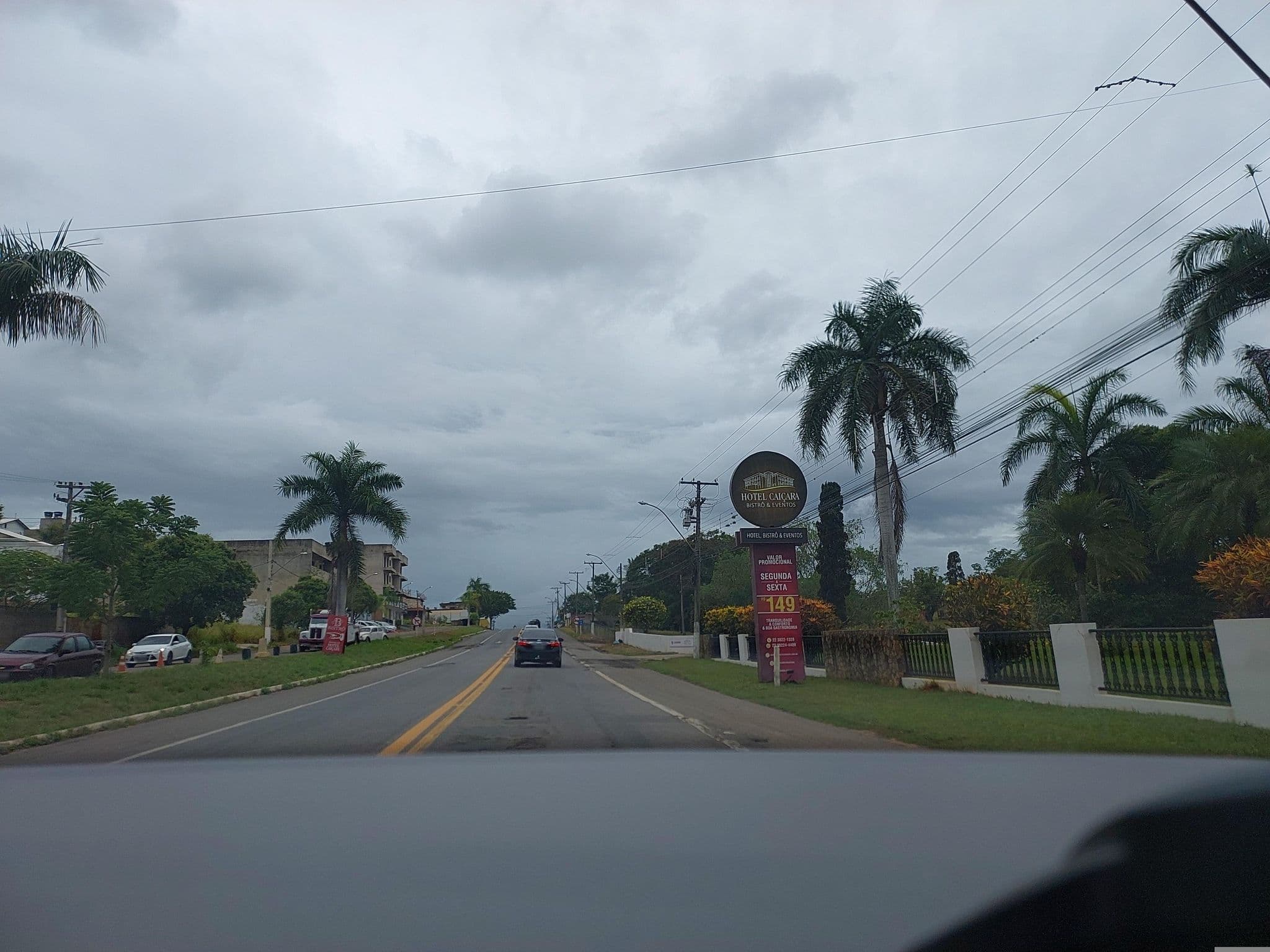Street view near Hotel Caiçara, Itaperuna — © afonsopsantos (CC BY-SA · Mapillary)