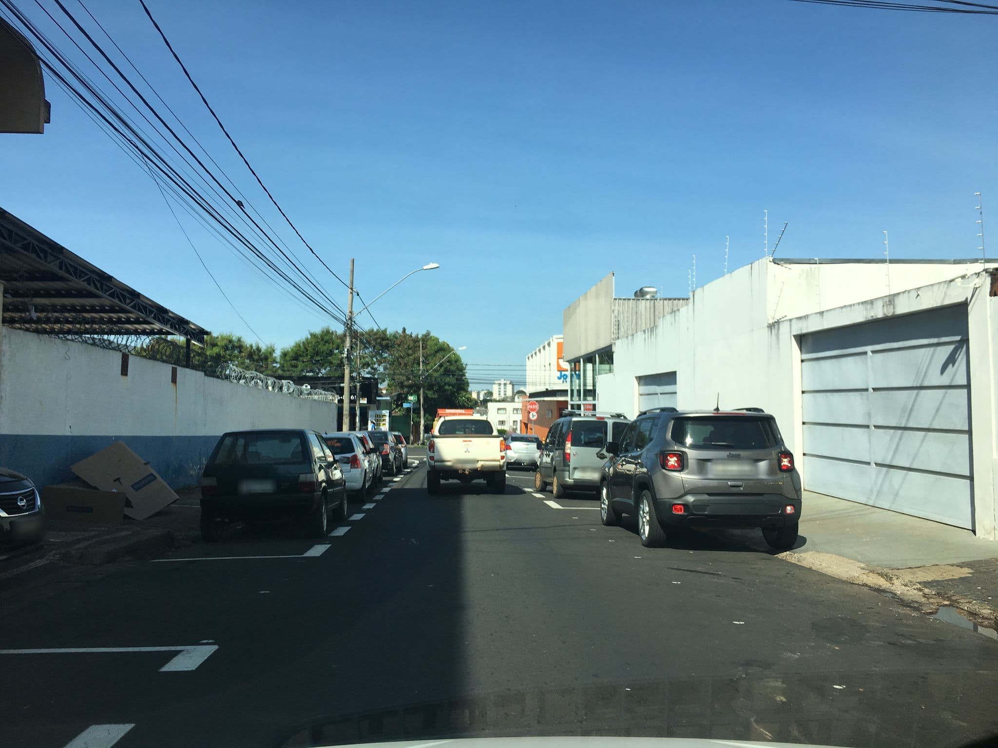 Street view near Hotel Golden Park Uberlândia, Uberlândia — © gustavoeugenio (CC BY-SA · Mapillary)