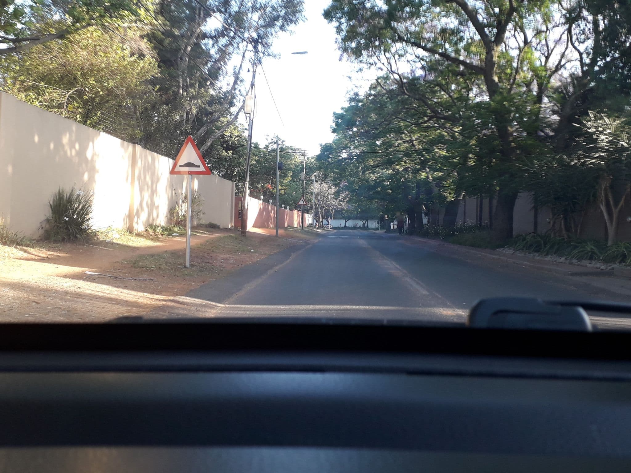Street view near AtholPlace Hotel, Alexandra — © lenah (CC BY-SA · Mapillary)