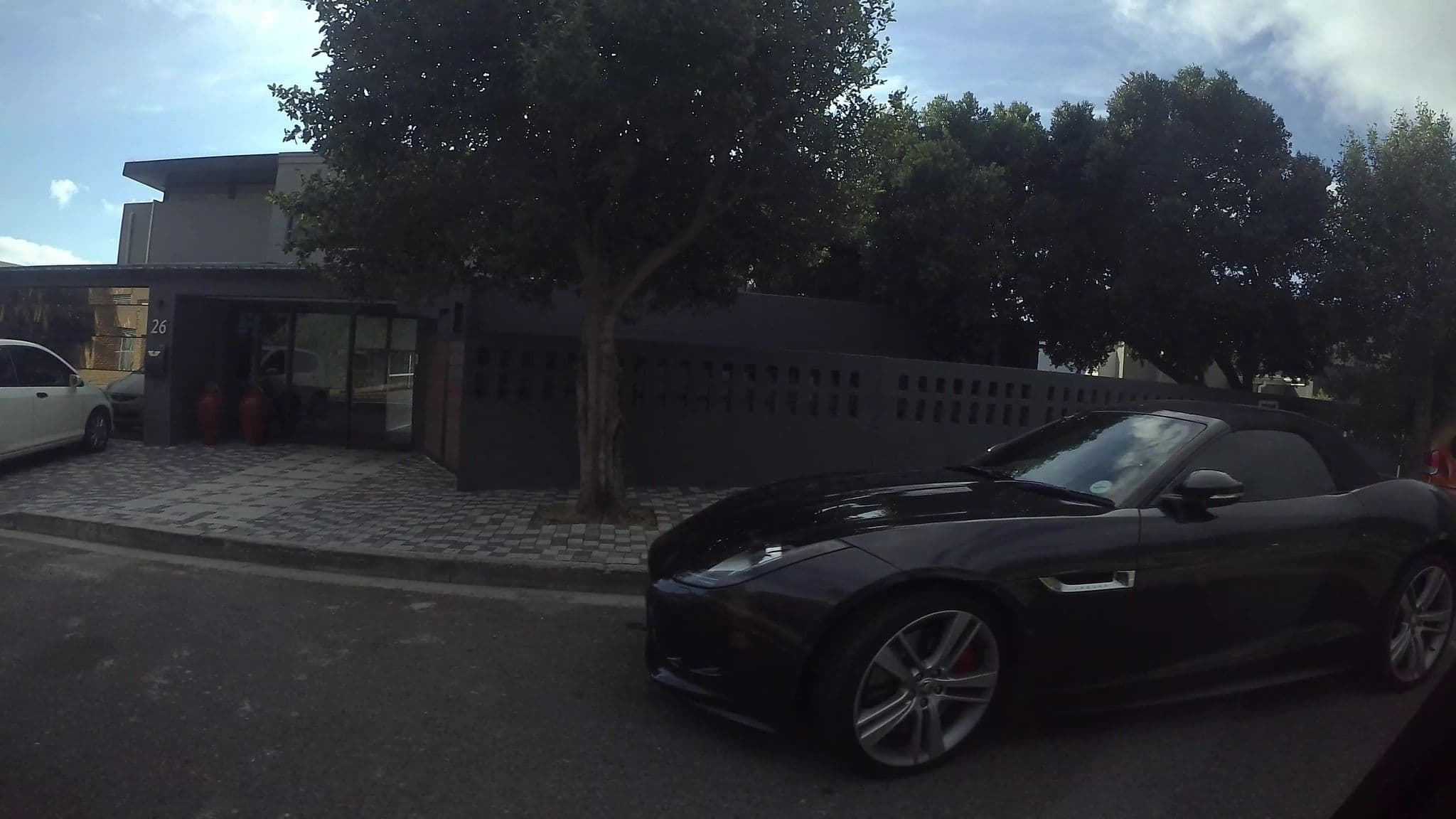 Street view near Sea Star Rocks, Cape Town