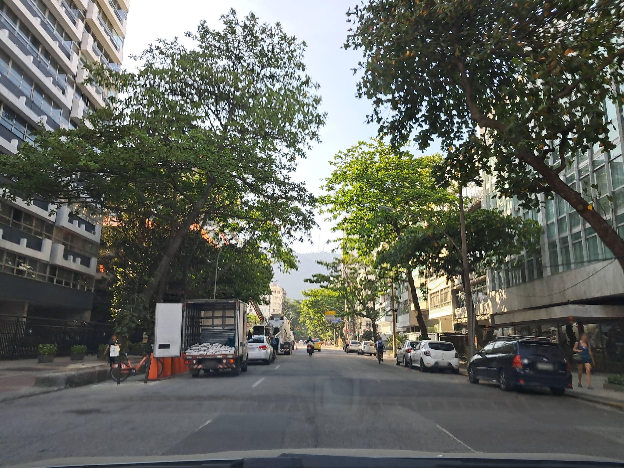 Street view near Janeiro Hotel, Leblon — © Malu25 (CC BY-SA · Mapillary)