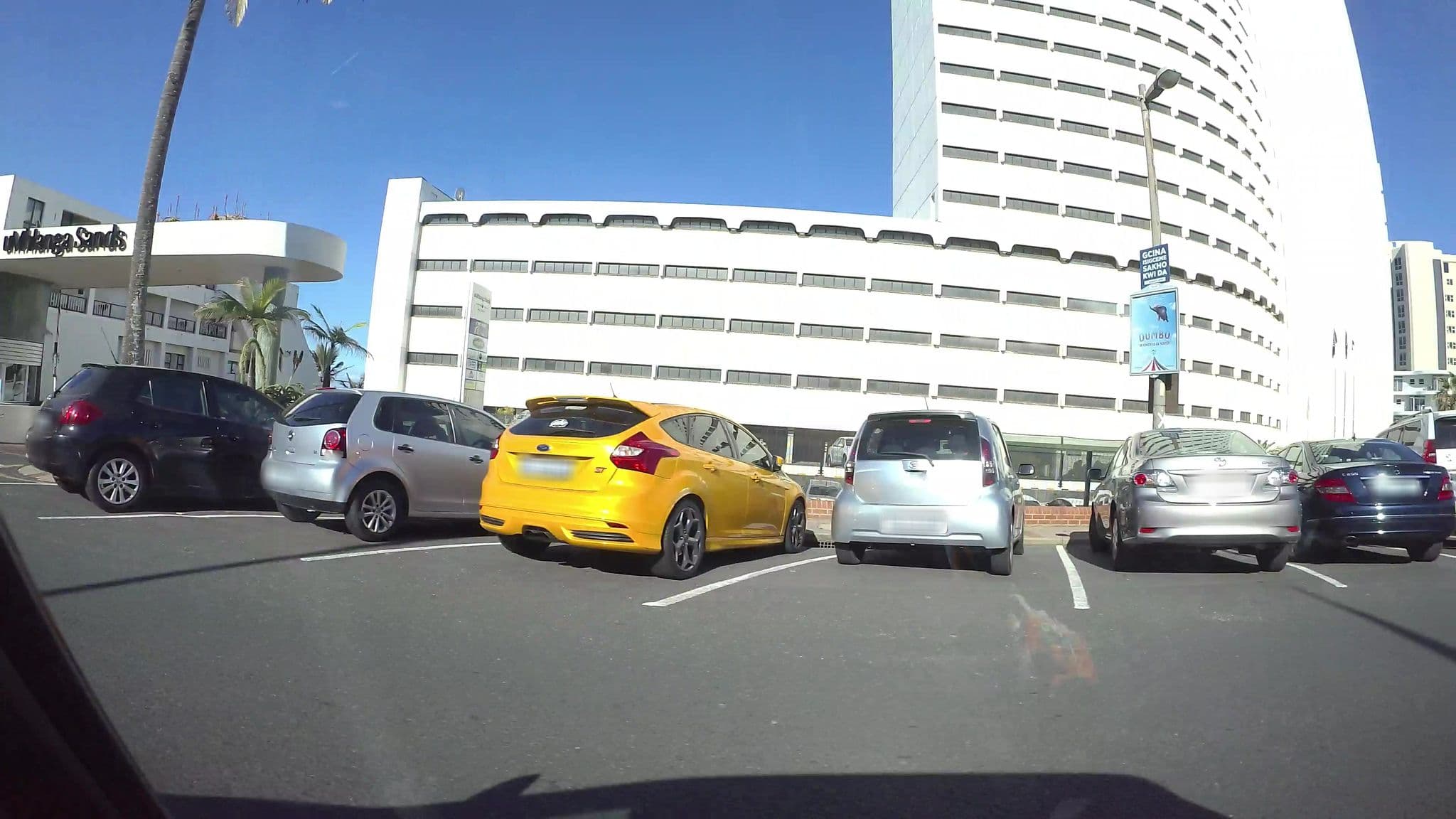 Street view near uMhlanga Sands Resort, eMdloti — © kaart_3 (CC BY-SA · Mapillary)