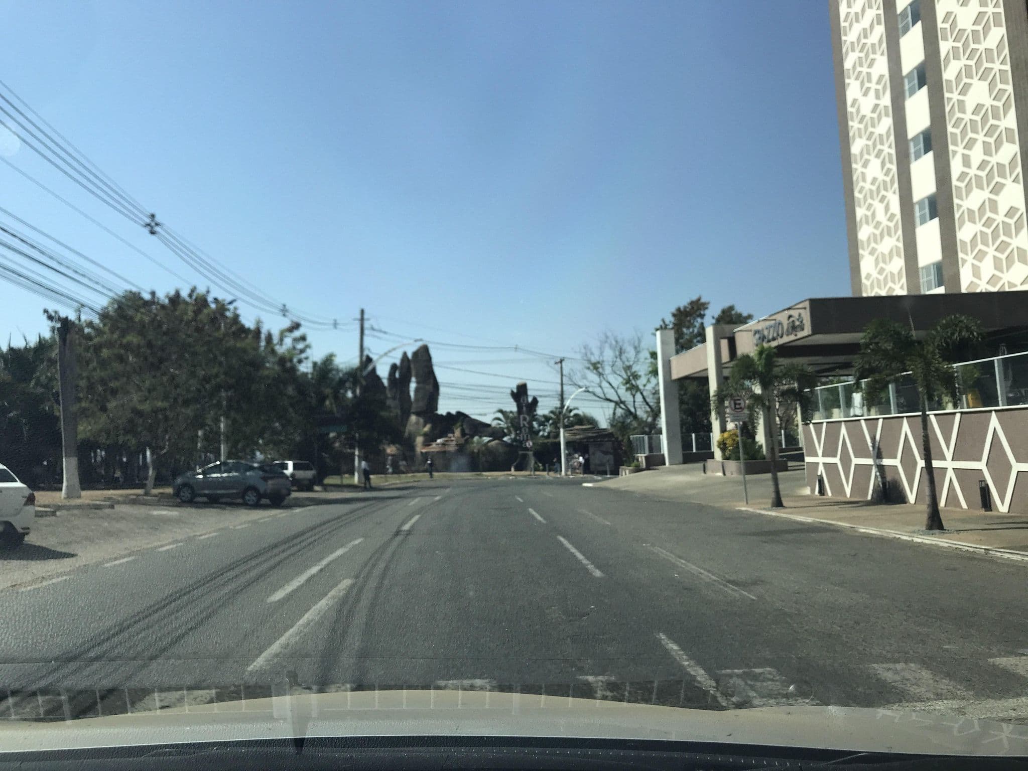 Street view near SPAZZIO diRoma, Caldas Novas — © wesleygmartins (CC BY-SA · Mapillary)