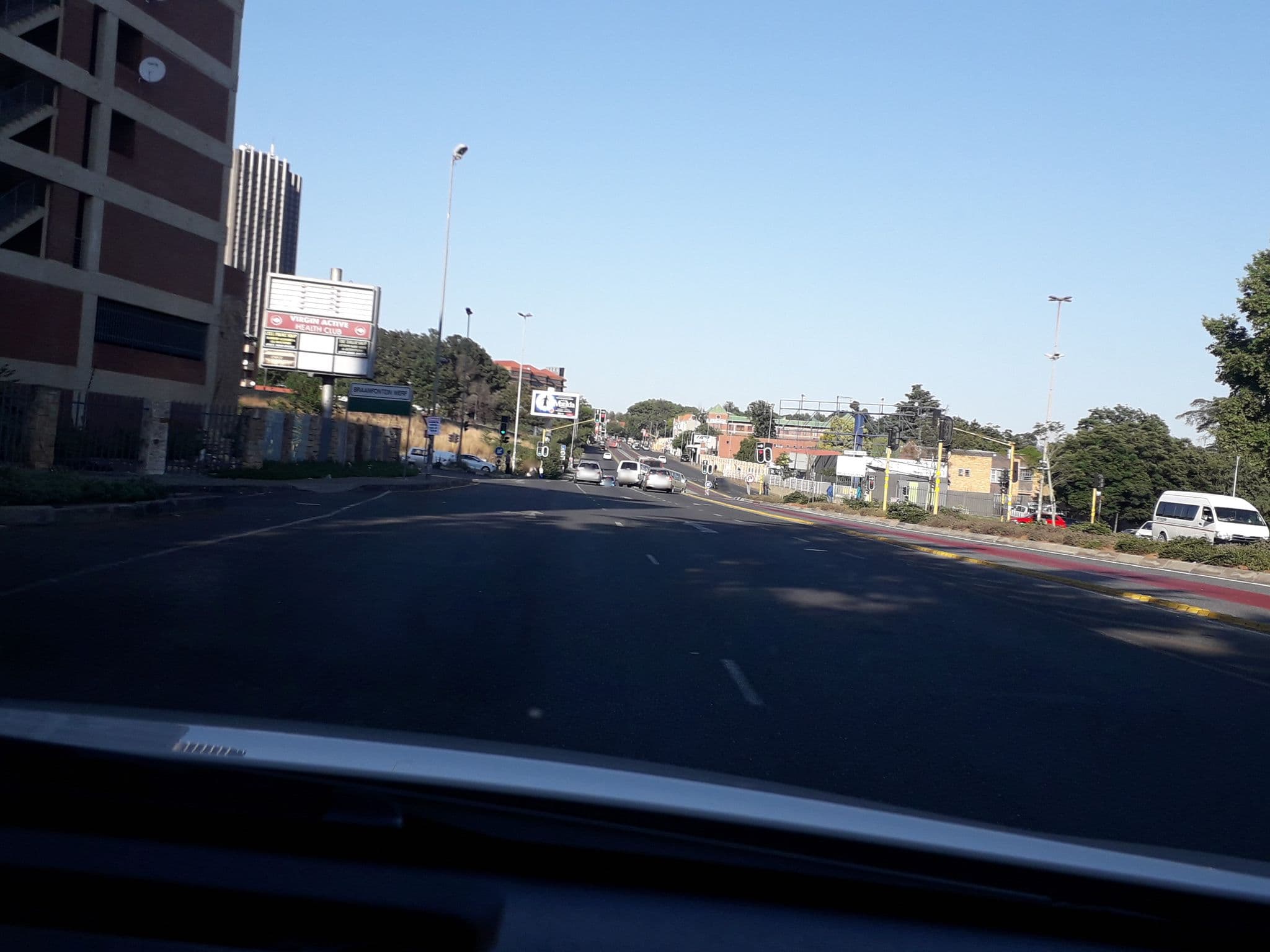 Street view near Garden Court Milpark Hotel, Johannesburg — © lenah (CC BY-SA · Mapillary)