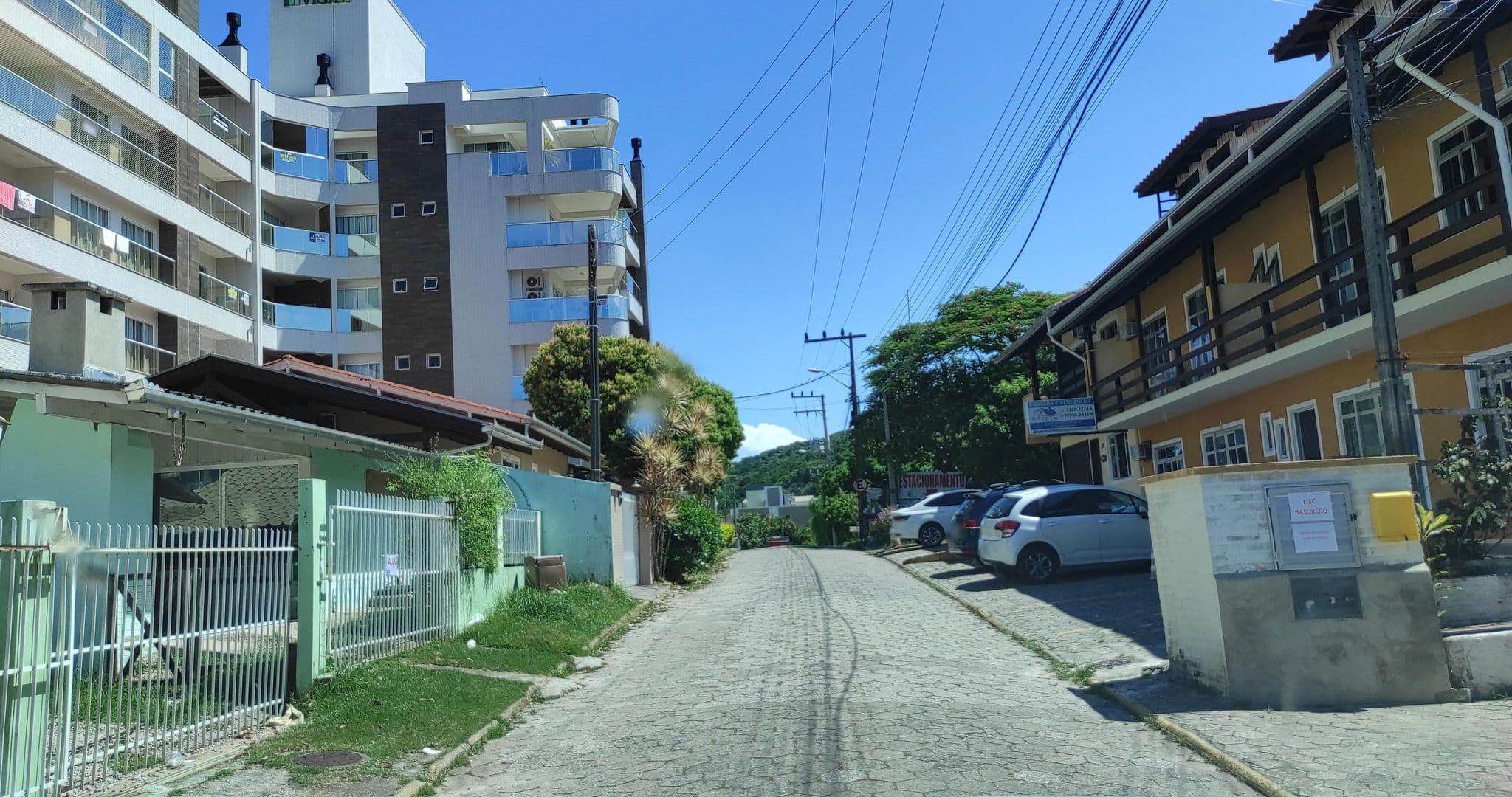 Street view near Pousada Heiden, Bombinhas — © diegokrein (CC BY-SA · Mapillary)