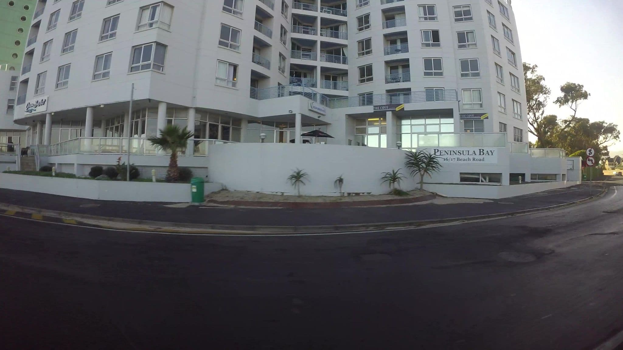 Street view near Ocean Breeze Hotel, Somerset West — © kaartcam (CC BY-SA · Mapillary)