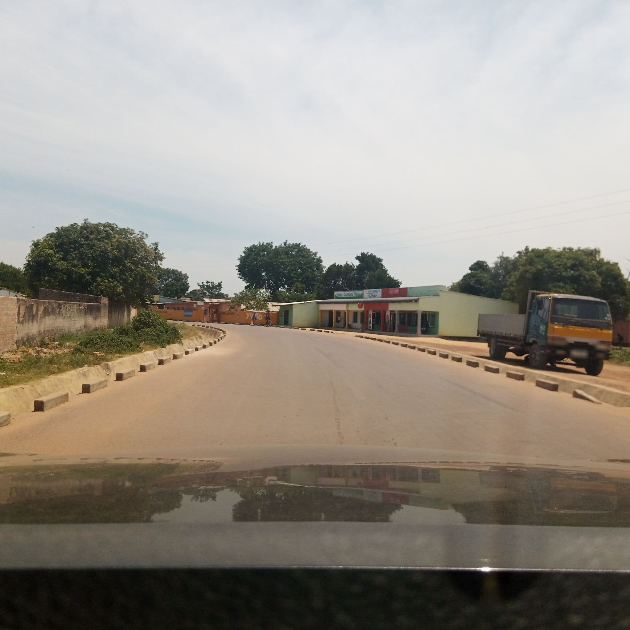 Street view near Twemu Guest house, Samfya — © ekkaposhi (CC BY-SA · Mapillary)