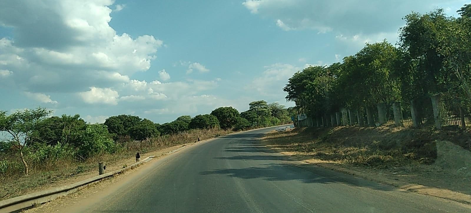 Street view near Chisinshi Lodge, Ibenga — © mandawa (CC BY-SA · Mapillary)