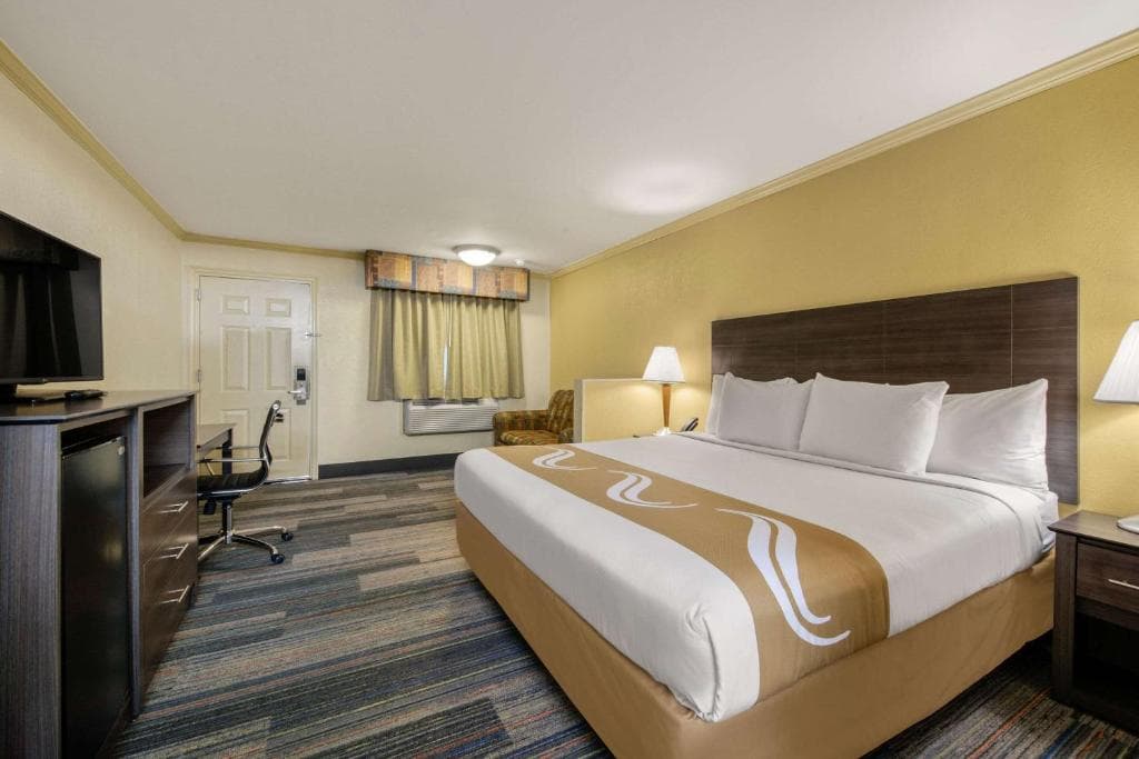 Hibiscus Inn & Suites, Hotel in Absecon