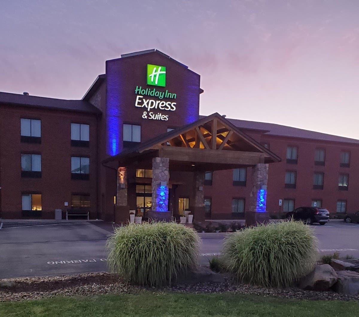 Holiday Inn Express & Suites Donegal by IHG, Hotel in Acme