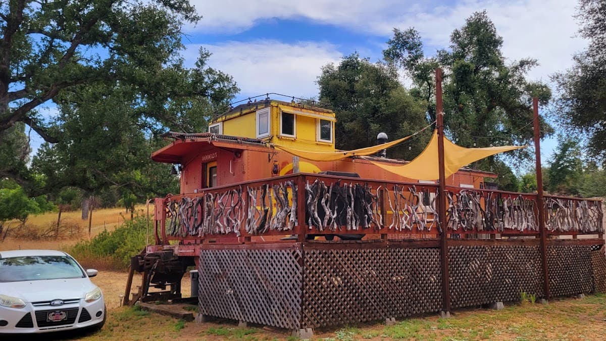 Little Red Caboose, Bed & Breakfast in Ahwahnee
