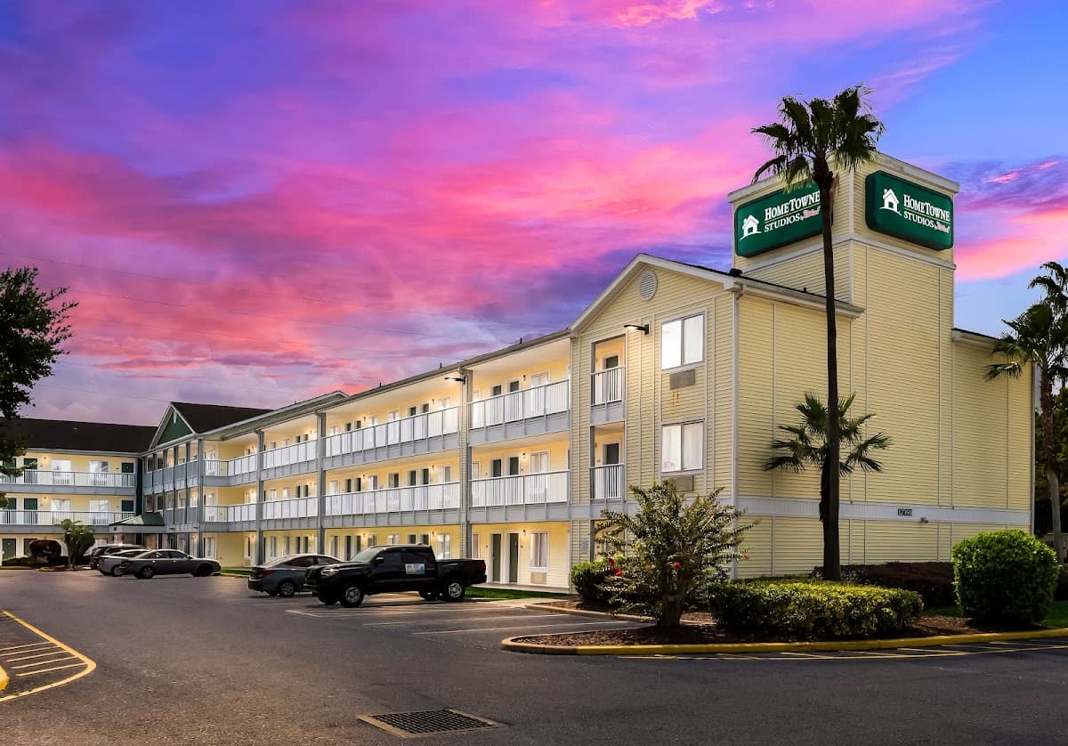 HomeTowne Studios Orlando - UCF Area, Hotel in Alafaya