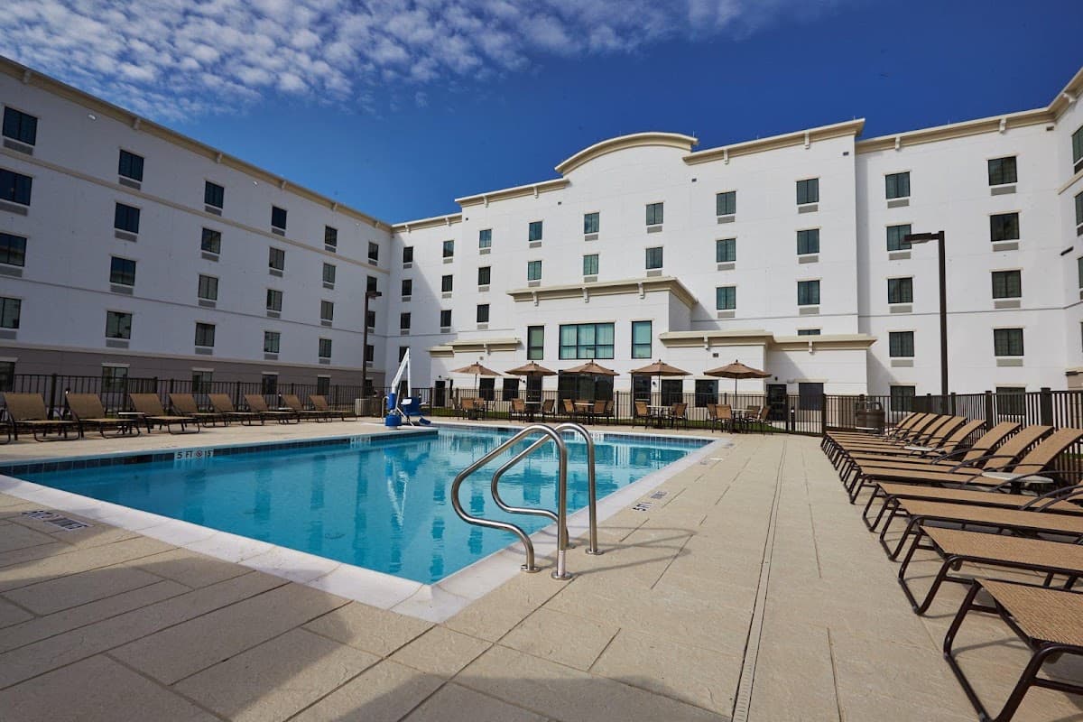 Candlewood Suites Building 2426, Aparthotel in Terrell Hills