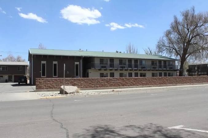 Bell & Main Studios 104, Bed & Breakfast in Alamosa