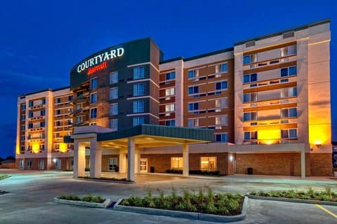 Courtyard by Marriott Westbury Long Island, Hotel in Westbury