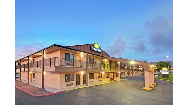 Days Inn by Wyndham East Albuquerque, Hotel in Carnuel