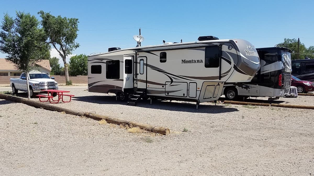 Family Camp Kirtland AFB RV Park, Campsite in Carnuel