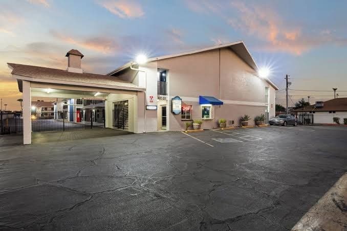 Travel Inn, Hotel in Alhambra