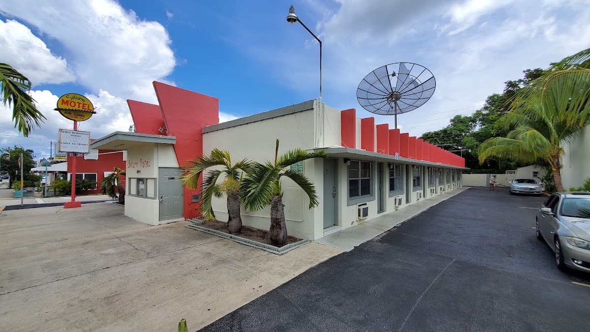 Saturn Motel, Hotel in El Portal