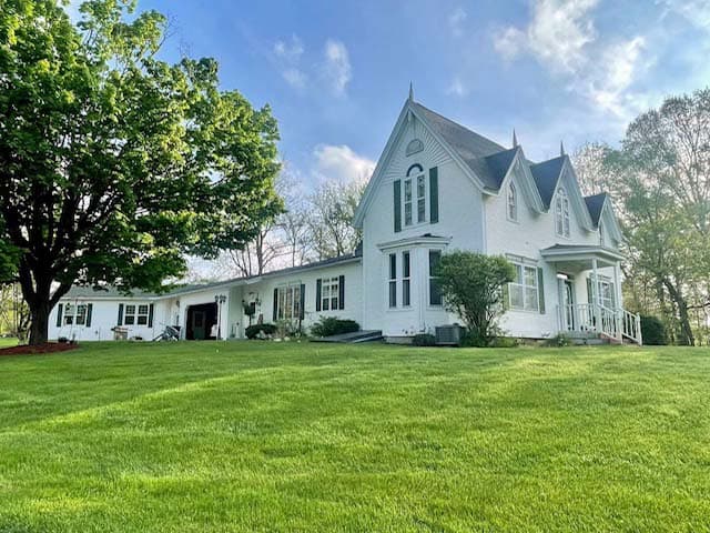 Allegan Country Inn, Bed & Breakfast in Allegan