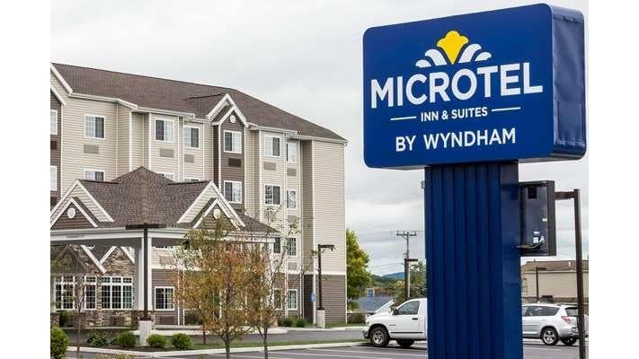 Microtel Inn & Suites by Wyndham Altoona, Hotel in Altoona