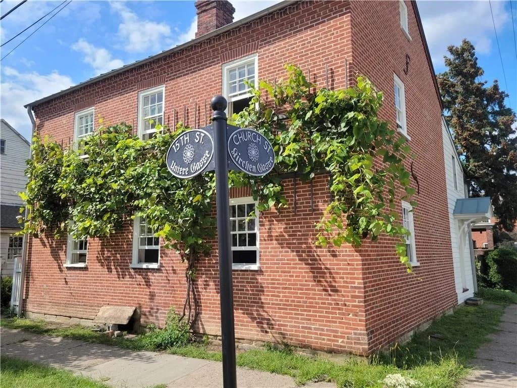 The Epochary Inn, Hotel in Economy