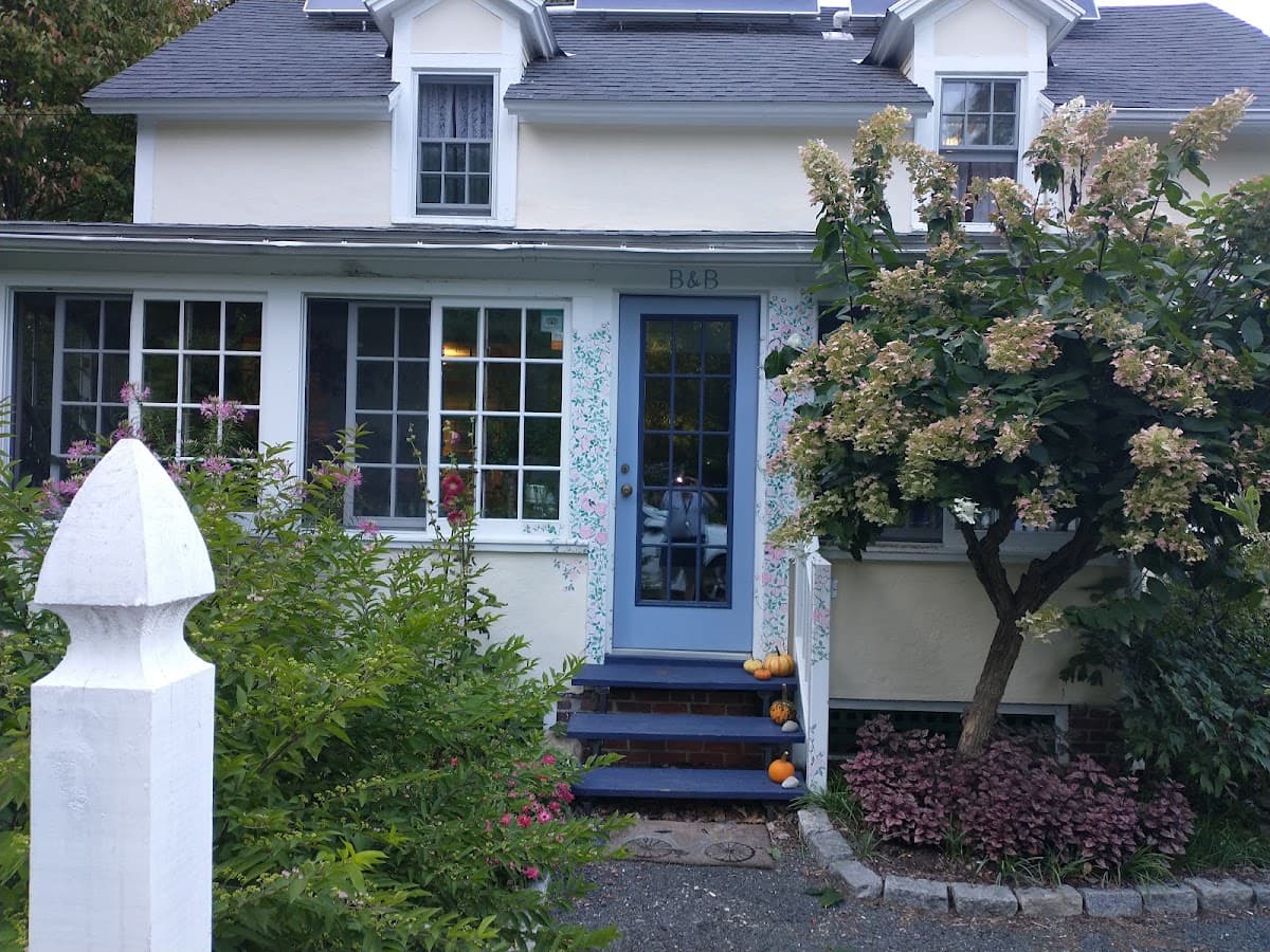 Stone House Farm, Bed & Breakfast in North Amherst