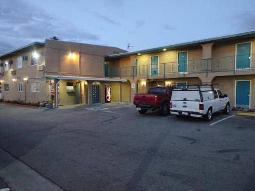 Crazy 8 Motel, Motel in Orange