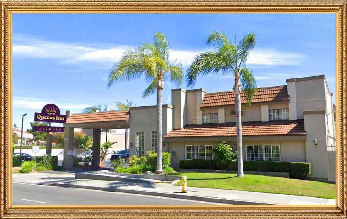 Queens Inn Anaheim near The Park & Convention Center, Hotel in Garden Grove