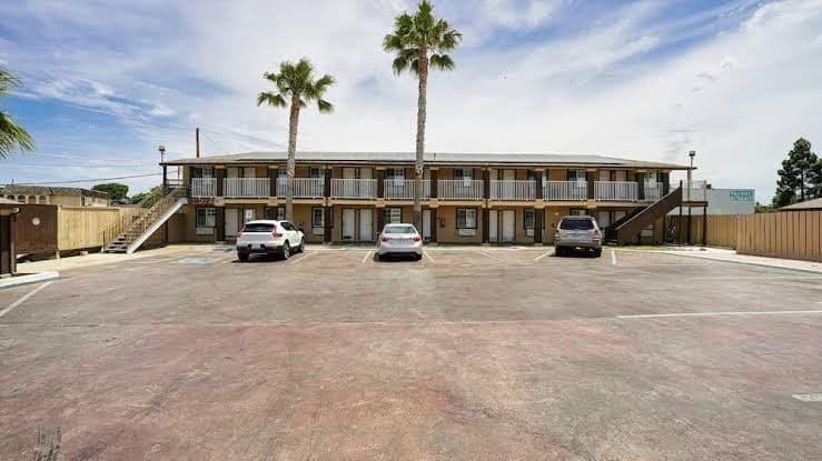 Holiday Lodge, Motel in Antioch
