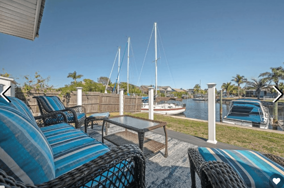 Seaglass Resort 2 br Condo Waterfront Unit #6, Holiday Home in Apollo Beach