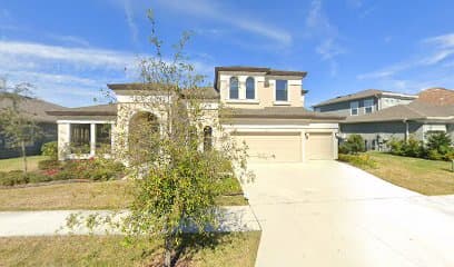 Canal-front Home w/ Pool & Hot Tub in Apollo Beach, Holiday Home in Apollo Beach