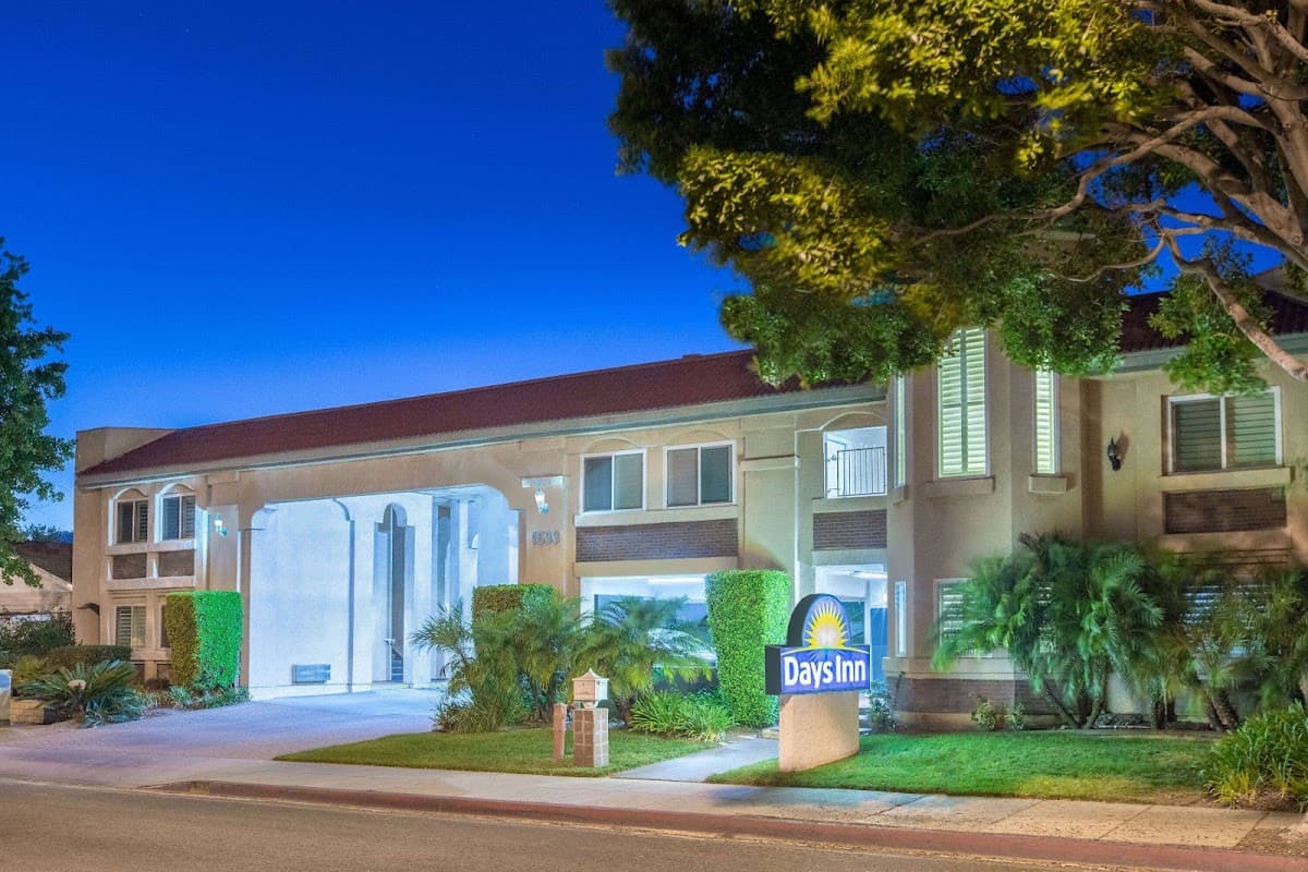 Days Inn by Wyndham Near City Of Hope, Hotel in Duarte