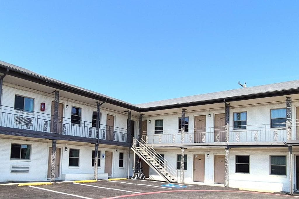 Exclusivo Inn by OYO Grand Prairie, TX, Motel in Grand Prairie