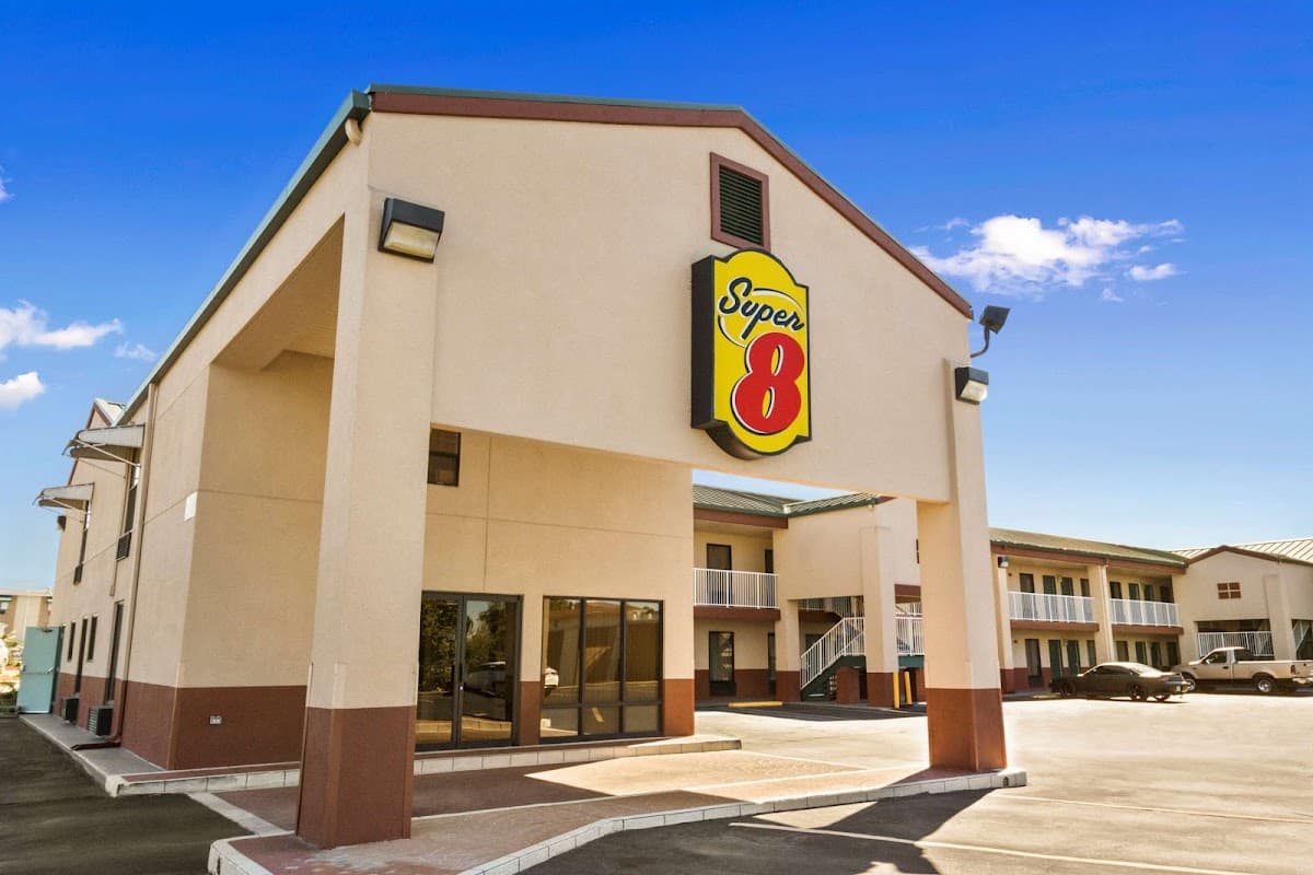 Super 8 by Wyndham Hattiesburg North/University Area, Hotel in Arnold Line