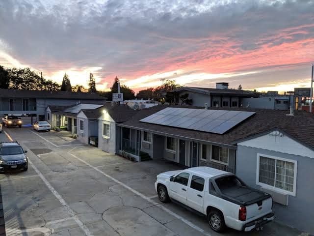 Deluxe Inn, Hotel in Cherryland