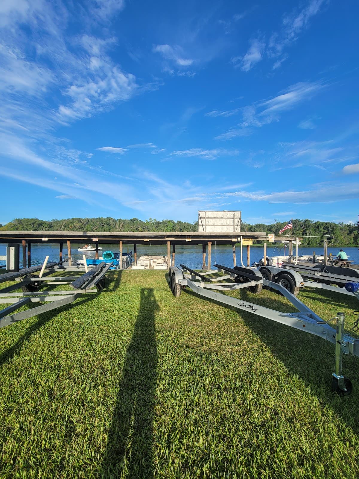 Anglers Riverside Retreat, Holiday Home in Astor