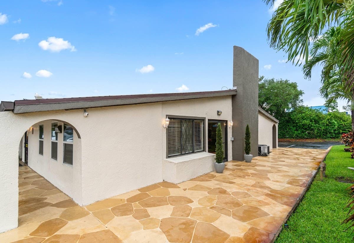 Super 8 by Wyndham Lantana West Palm Beach, Hotel in Hypoluxo