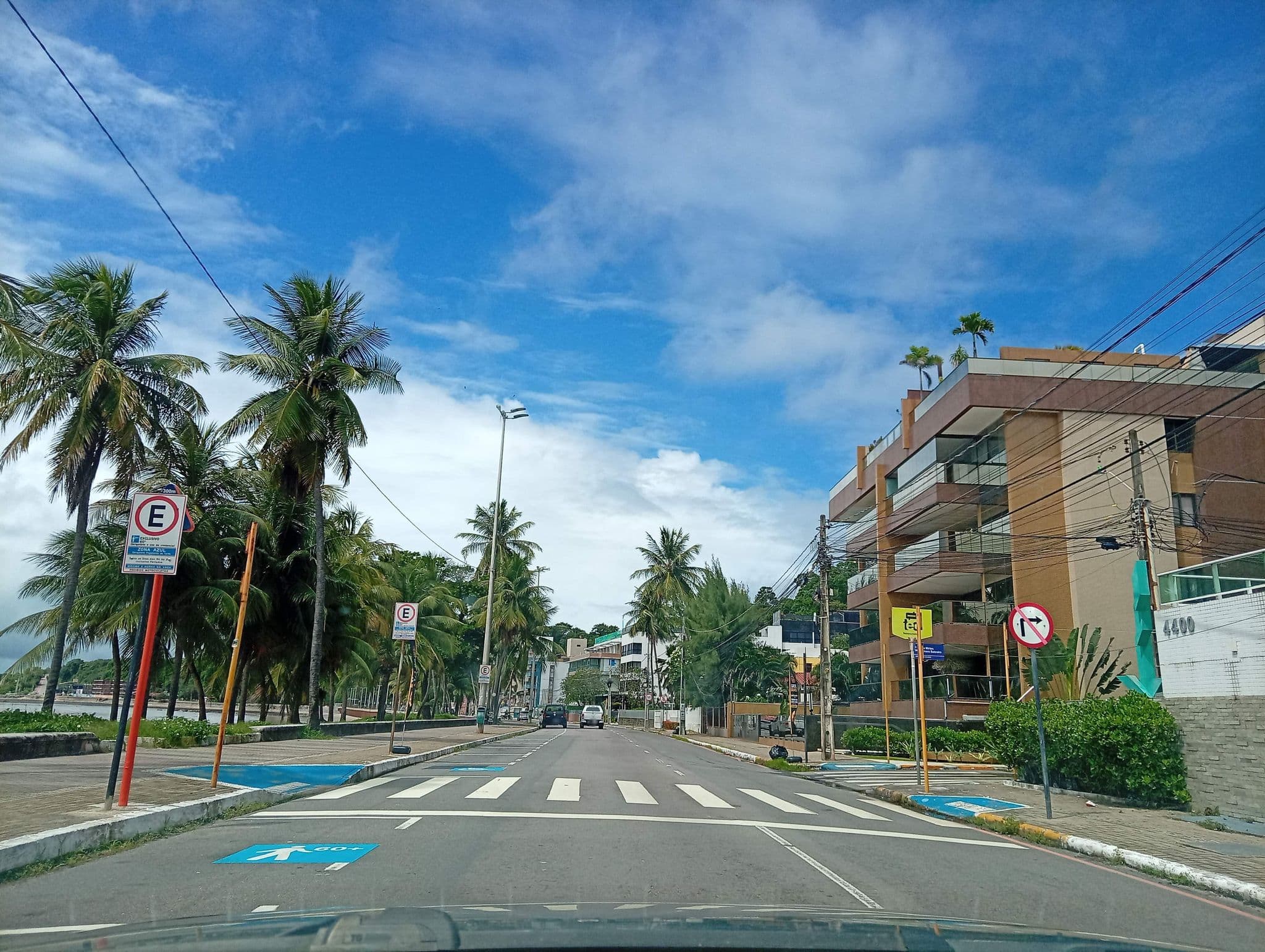 Street view near Unity Cabo Branco, João Pessoa — © raphaelmirc (CC BY-SA · Mapillary)
