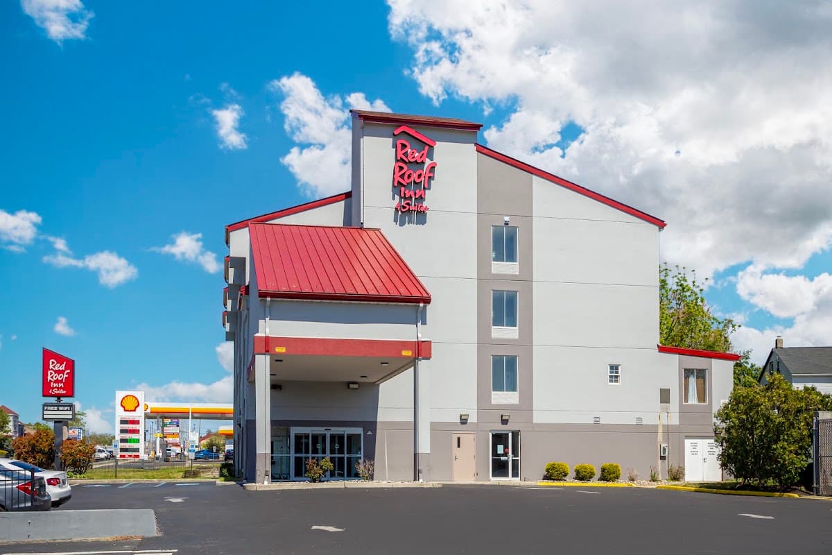 Red Roof Inn & Suites Philadelphia - Bellmawr, Hotel in Bellmawr