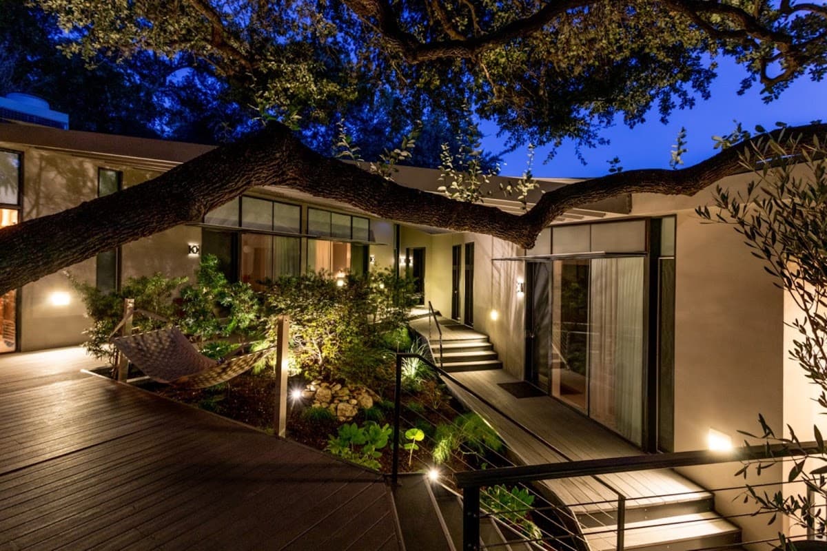 Frame Hotel - Treehouse, Hotel in Austin