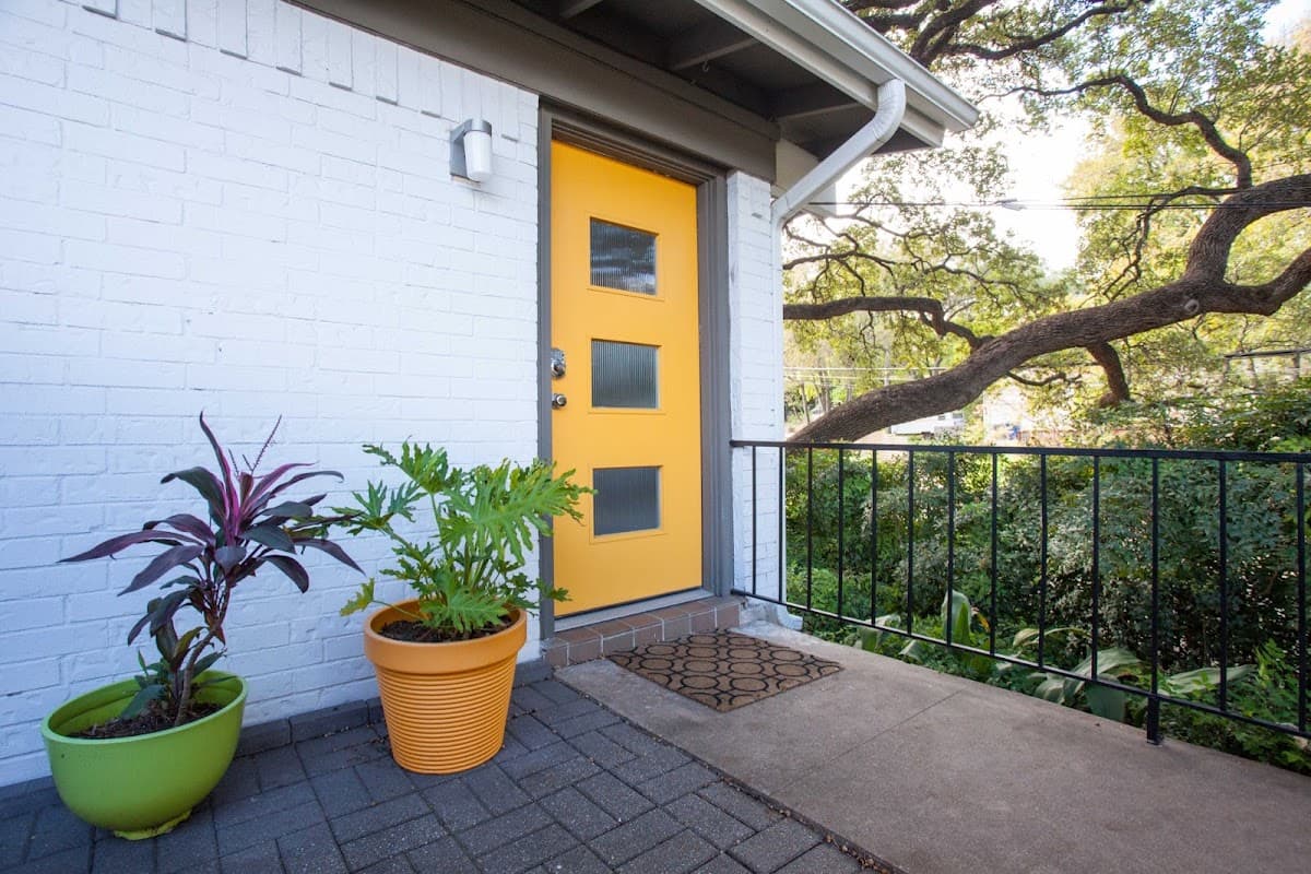 Soco Spaces Travis Heights Modern Green Door, Hotel in Austin