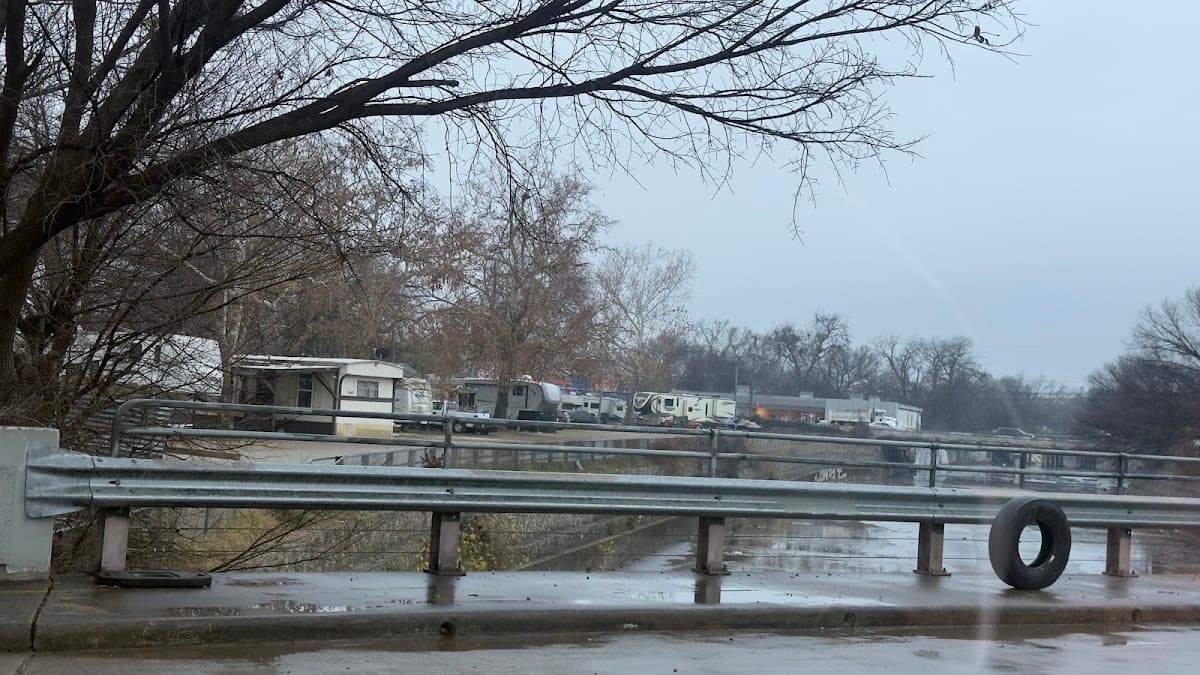 Bel-Aire Mobile Home Park, Campsite in Austin